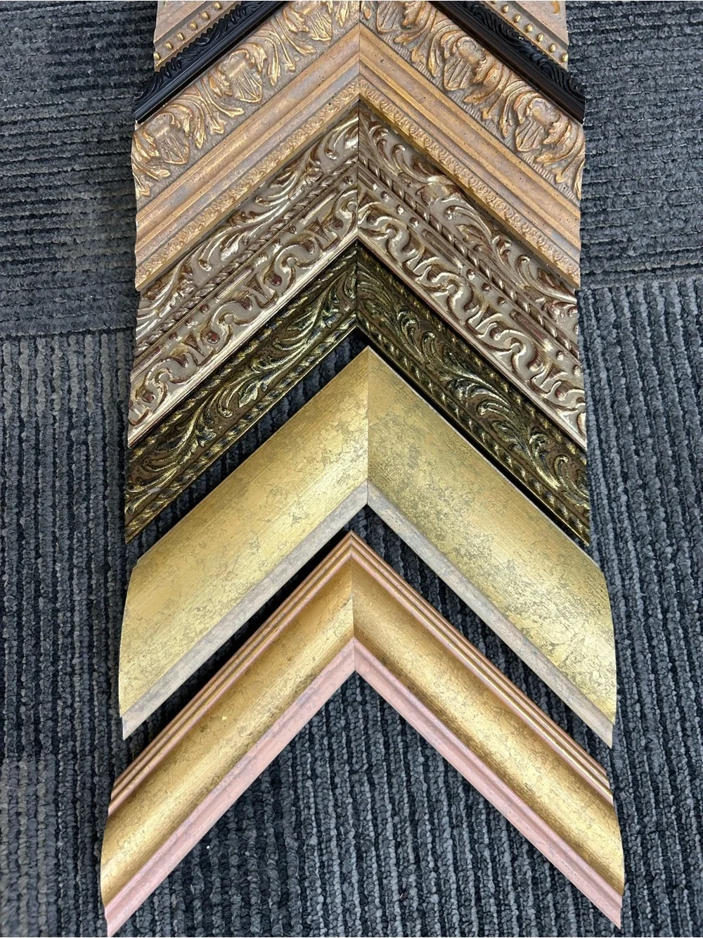 Gold Ornate Picture Frame Moulding Sample - Decorative Home Accent